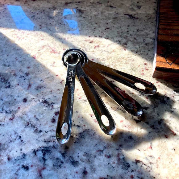 All-Clad Standard Measuring Spoons — Set of 4 - Picture 2 of 6